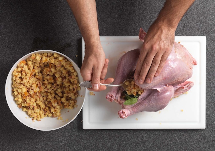 Gefüllter Truthahn mit Mandarinen und Feigen, Semmelwürfel, Fülle, Truthahn