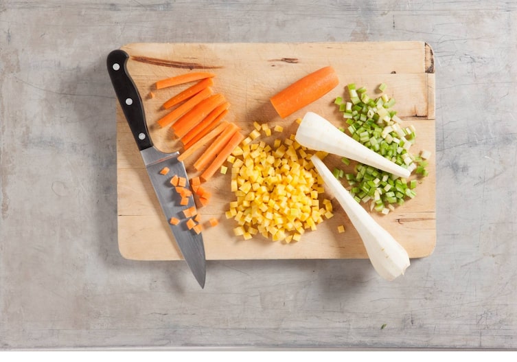 Gemüse, Karotte, Messer, Schneidbrett