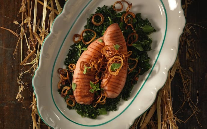 Grünkohl, Augsburger, Zwiebeln, Stroh, Teller, Hauptspeise, Wurst, Servus Rezept