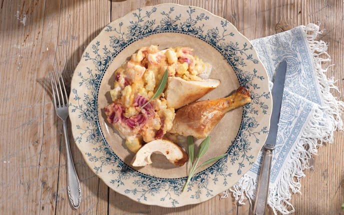 Huhn, Polenta, Besteck, Zwiebel, Apfel