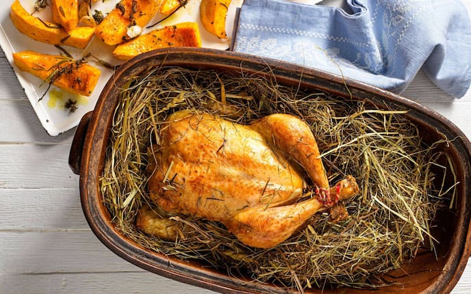 Huhn, Geflügel, Hendl, Brathuhn, getrocknetes Heu, Heu, Kürbisspalten, Hauptspeise, Rezept mit Fleisch, Servus Rezept