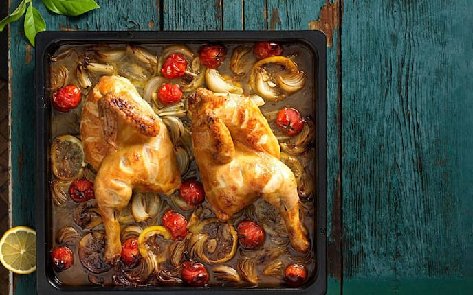 Zitronenhuhn, Brathuhn, Saft, Tomaten, Zitronen, Zwiebel, Backblech, Hauptspeise, Servus Rezept