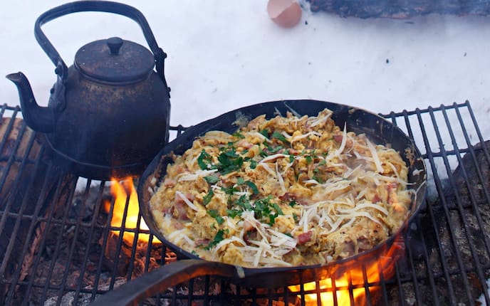 Kärntner Frigga, Feuerstelle, Kräuter, Pfanne, Hauptspeise, Servus Rezept