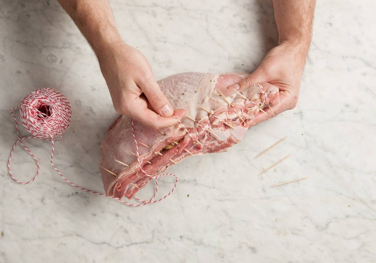 Garn, Zahnstocher, Fleisch, Hände