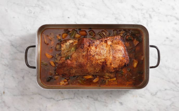 Gefüllte Kalbsbrust, Kalb, Fleisch, Sauce, Gemüse, Form