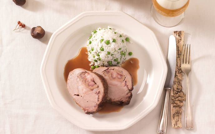 Kastanie, Risipisi, Reis, Erbsen, Kalbsnierenbraten, Gabel, Messer, Bier