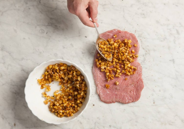 Füllung, Fleisch, Löffel, Hände, Kalb