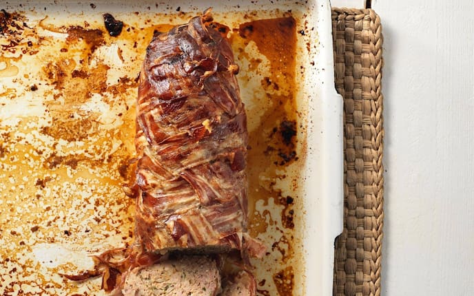 Faschierter Braten im Speckmantel, Faschierter Braten, Faschiertes, Braten, Speckmantel, Hauptspeise, Servus Rezept