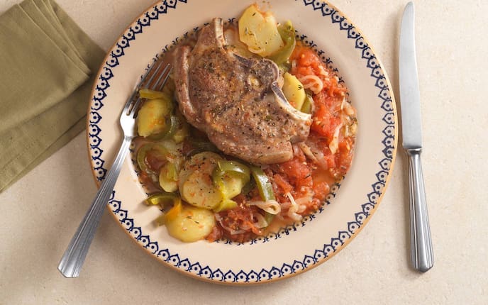 Besteck, Lammfleisch, Lammsteak, Erdäpfel, Zwiebel, Paprika