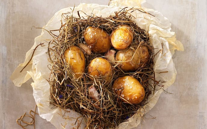 Kartoffeln, Kräuter, Heu, Knoblauch, Erdäpfel