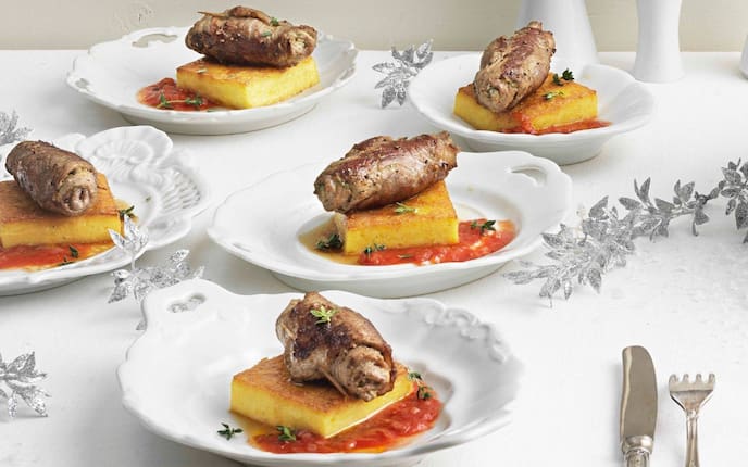 Fleischröllchen, Fleisch, Rind, Beiried, Polenta, Gemüsesauce, Hauptspeise, Fleischgericht, Servus Rezept