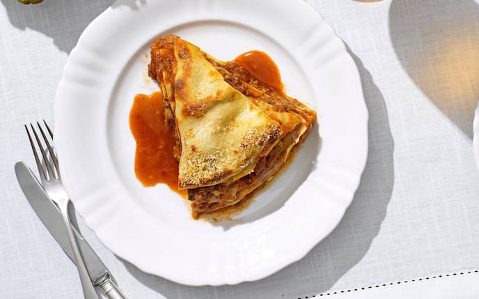 Palatschinken, Gulasch, Saft, Bier, Hauptspeise, Servus Rezept