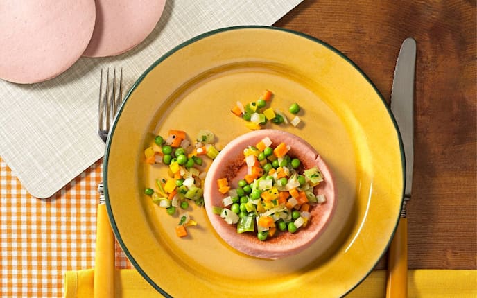 Kalbspariser, Wurst, Erbsen, Gelbe Rübe, Karotte, Zwiebel, Hauptspeise, Omas Kochbuch, Servus Rezept