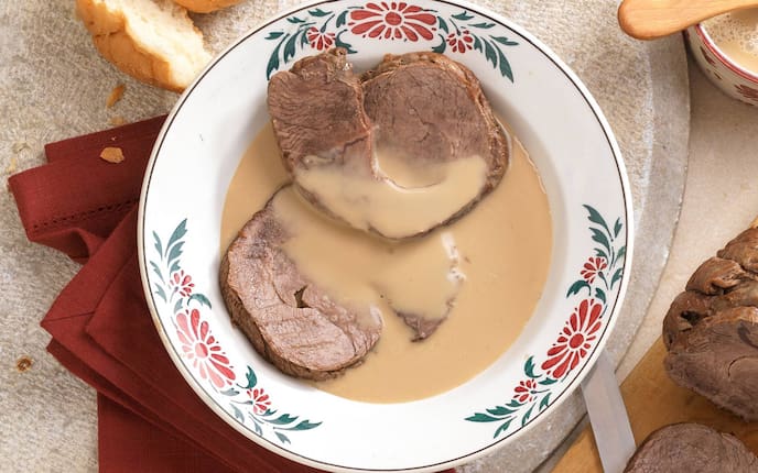 Weißbrot, Rahmsauce, Rindsbraten, Rinderbraten, Rindfleisch