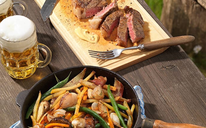 Rindfleisch, Hochlandrind, Rind, Gabel, Bier, Zwiebel, Fisolen, Speck, Paprika