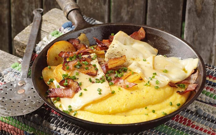 Pfanne, Speck, Polenta, Käse, Hauptspeise, Servus Rezept