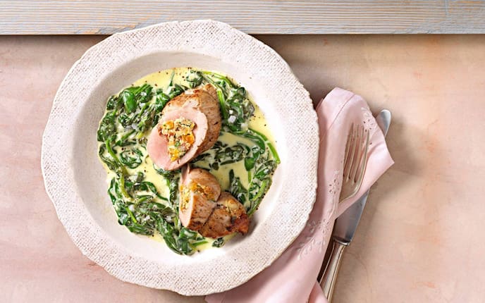 Gefüllter Lungenbraten, Schweinslungenbraten, gefüllt, Schwein, Fleisch, Spinat, Sauce, Speck-Marillen-Füllung, Hauptspeise, Servus Rezept