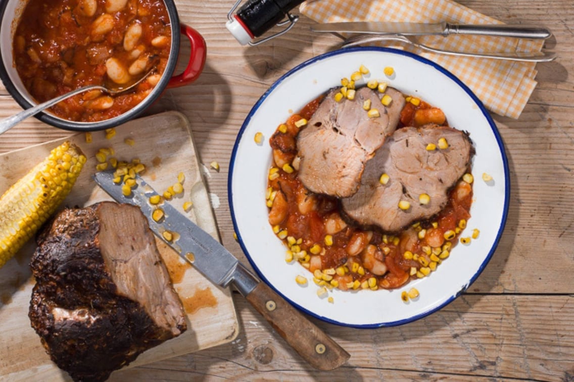Schopfbrate, Kugelgrill, Mais, Bohnen, Schwein