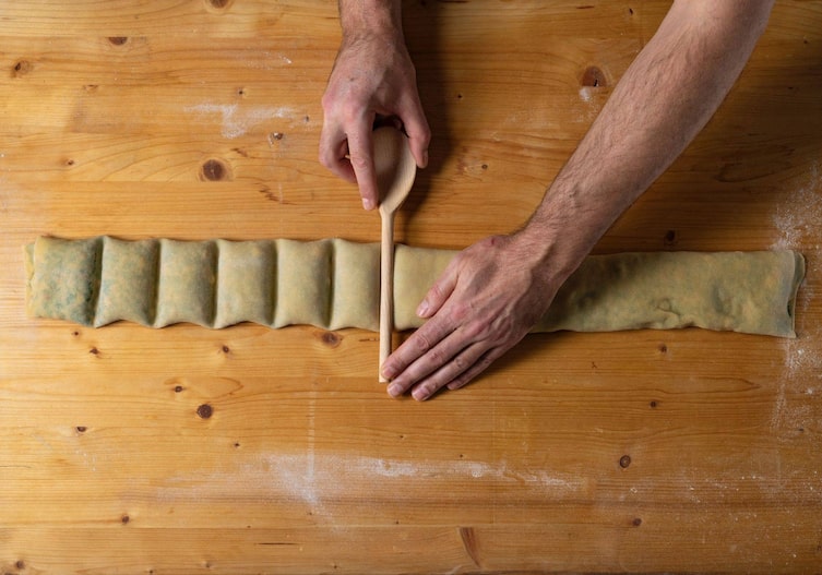 gefüllter Teig, Kochlöffel