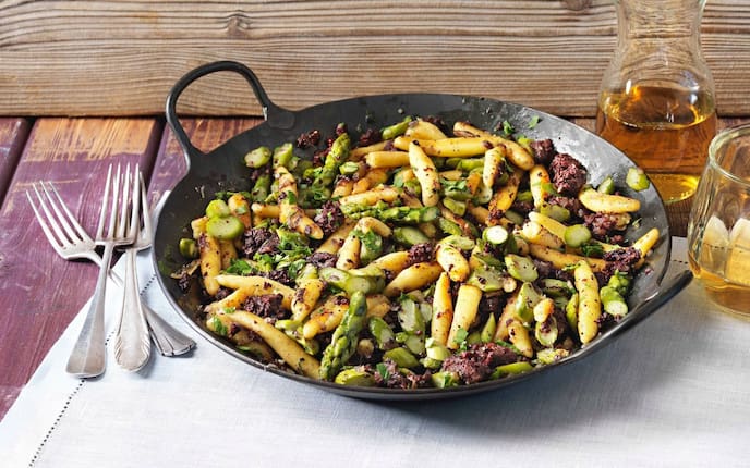 Erdäpfelnudeln, Schupfnudeln, Blutwurst, Blunzen, Grüner Spargel, Hauptspeise, Rein, Servus Rezept