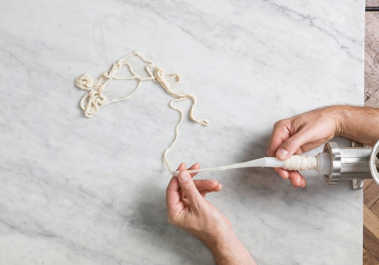 Bratwurstdarm, Wurstspritze