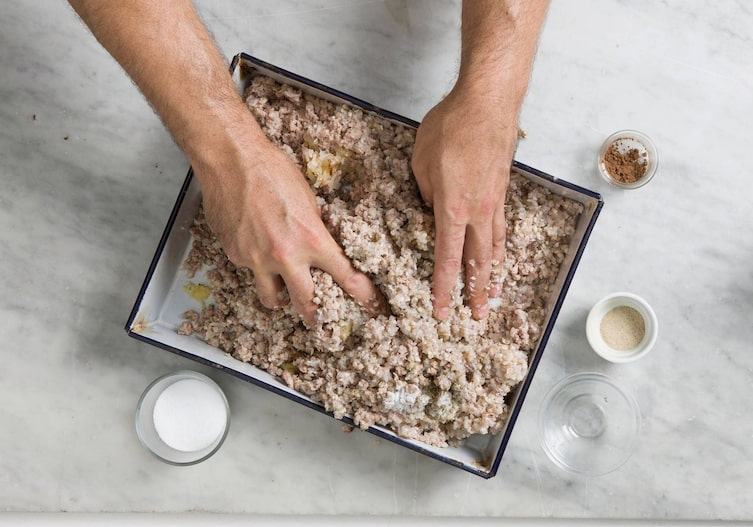 Faschiertes, Salz, Gewürze