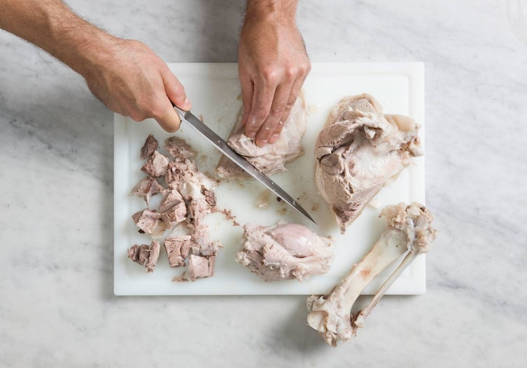 Fleisch, Schwarte, Knochen, Stelze, Brett