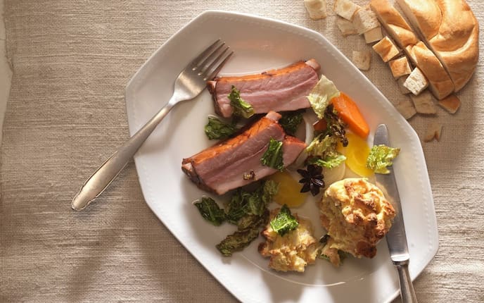 Selchripperl, Karotten, Salat, Semmelflan, altbackene Semmel, Hauptspeise, Servus Rezept