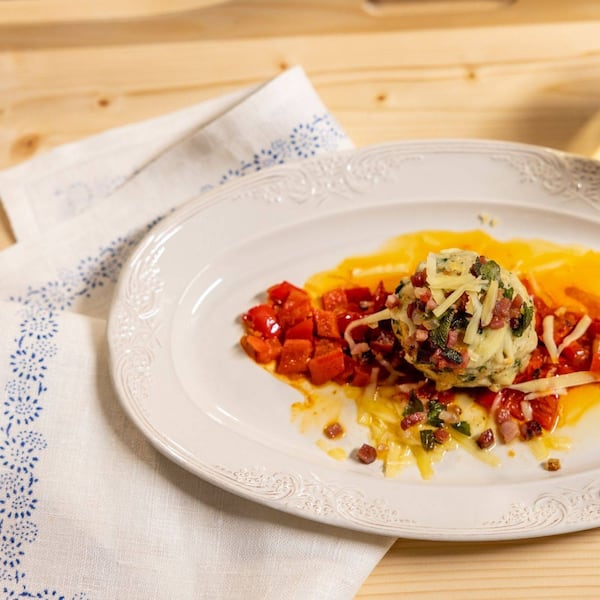 Spinatknödel, Knödel, Käse, Paprika, Speckwürfel, Hauptspeise