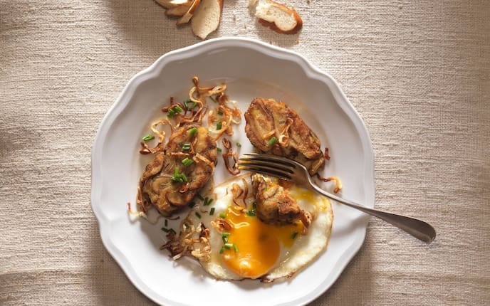 Brezelknödel, Knödel, Spiegelei, Röstzwiebel, Hauptspeise, vegetarisch, Servus Rezept