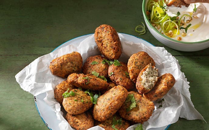 Bohnenlaibchen, Bohnenlaberl, vegetarisch, Hauptspeise, Dip, Lauchringe, Servus Rezept