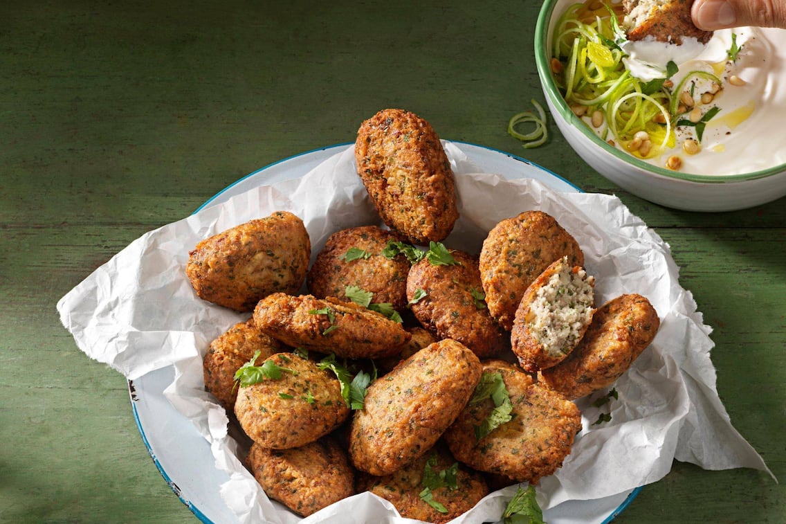 Bohnenlaibchen, Bohnenlaberl, vegetarisch, Hauptspeise, Dip, Lauchringe, Servus Rezept