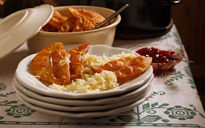 Pinzgauer Bladln, frittiert, Sauerkraut, Preiselbeeren, Hauptspeise, vegetarisch, Servus Rezept