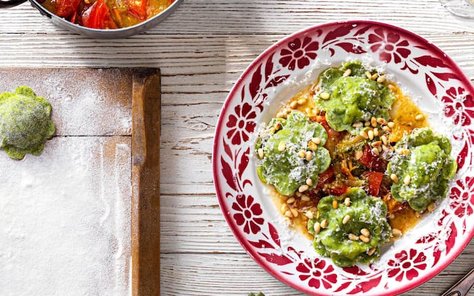 Spinattascherl, Paradeiserragout, Tomatensauce, Pinienkerne, Sauce, vegetarisch, Hauptspeise, Servus Rezept