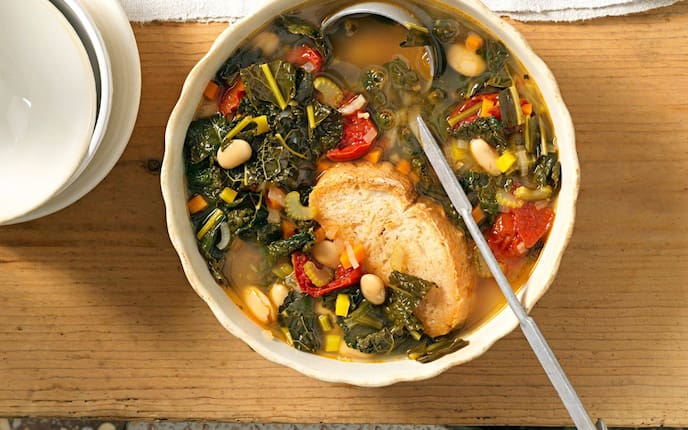 Schwarzkohl, weiße Bohnen, Tomaten, Suppe, Weißbrot, Auflauf, Hauptspeise, vegetarisch, Servus Rezept