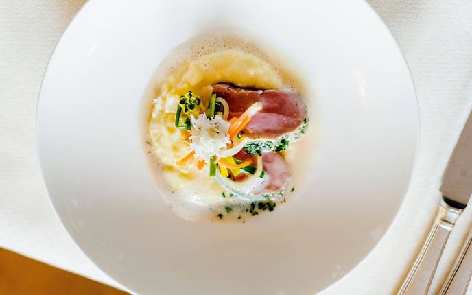 Krenfleisch, Erdäpfelpüree, Wurzelgemüse, Karotten, Kartoffelpüree, Kräuter, Hauptspeise, Wirtshausrezept, Servus Rezept