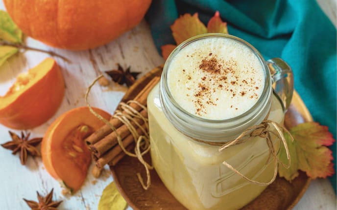 Gute Küche, Gewürz-Kaffe, Zimt, Kürbis, Obers, Nelken, Muskat, Ingwer, Milch, Staubzucker