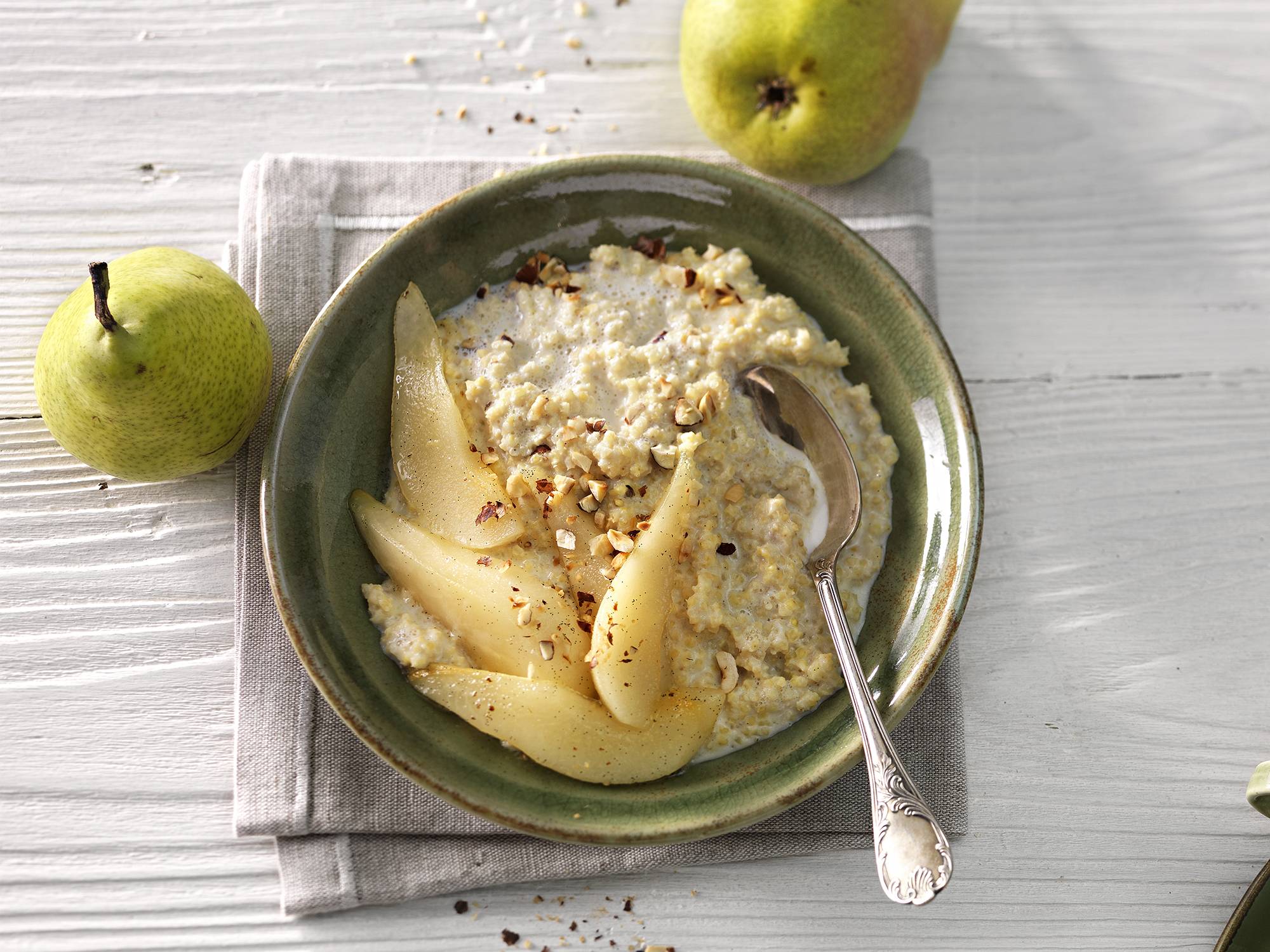 Hirsebrei mit Birnen, Nüssen und Zimt - 0:45 h - Rezept - Servus