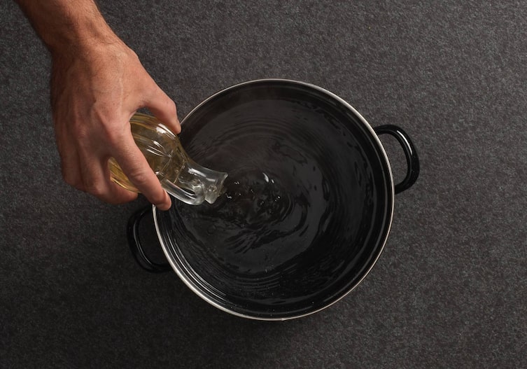 Wasser, Essig, Topf, Hand