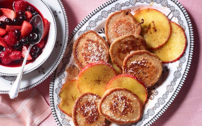 Blinis, Laibchen, Beerensauce, Äpfel, Jause, Frühstück, Servus Rezept