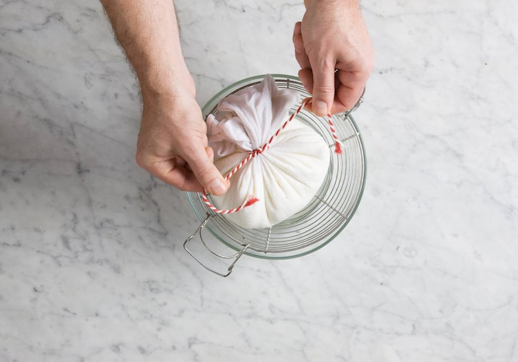 Garn, Geschirrtuch, Hände, Sieb