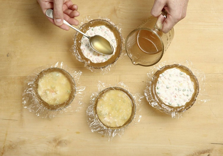 Wiener Gabelbissen, Aspik, Mayonnaisesalat, Löffel