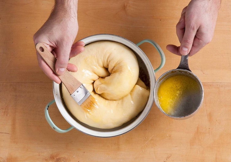 Kärtner Reindling, Reinling, Butter bestreichen, Rezept, Ostern