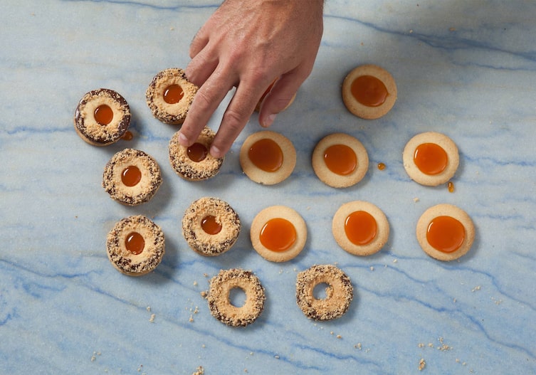 Kekse, Marillenmarmelade, Hand