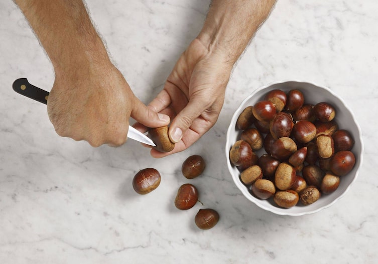 Maroniherzen, Schüssel, Messer, Maroni