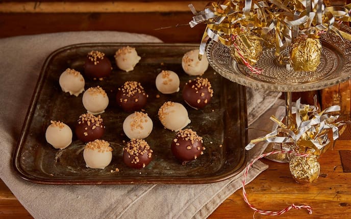 Schokoladekugeln, Marzipan, Weihnachtskekse, Weihnachtsplätzchen, Weihnachten, Servus Rezept