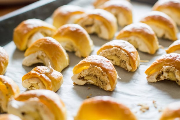 Burgenländer Kipferl mit Nüssen - 2:00 h - Rezept - Servus