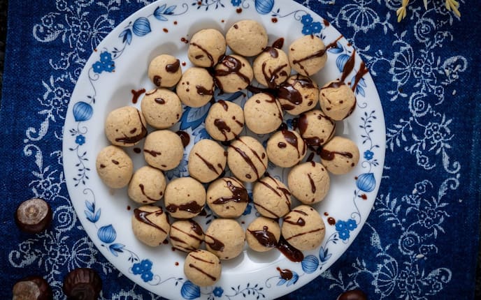 Kekse, Plätzchen, Weihnachtskekse, Weihnachtsplätzchen, Schokoladeglasur, Servus Rezept