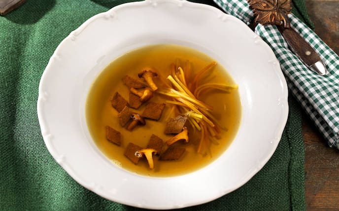 Klare Rehsuppe (Bild: Eisenhut & Mayer)