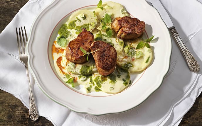 Kohlrabi, Schweinsmedaillons, Kräuterpüree, Rezept